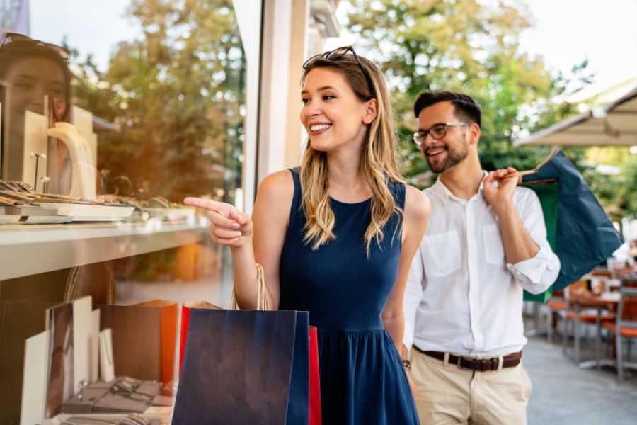 People shopping